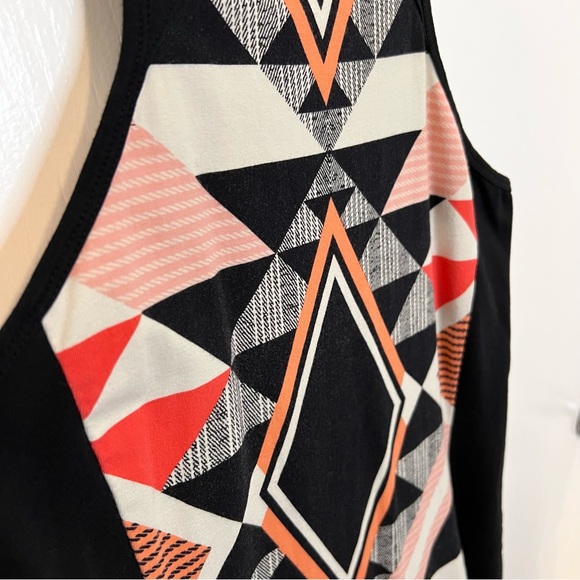 Express Geometric Black and Pink Mini Dress - Picture 4 of 7